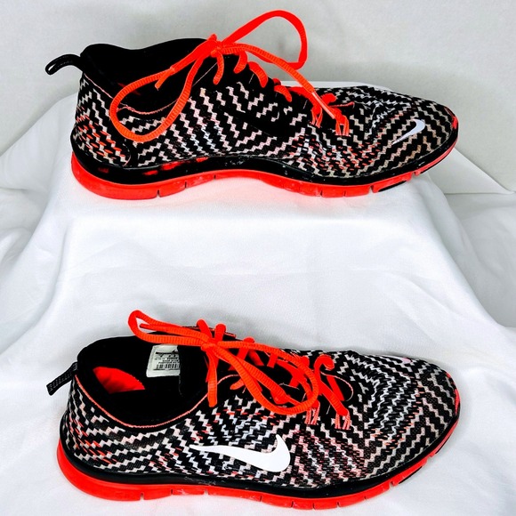 Nike Free 5.0 TR Fit 4 Women's Training Shoe~ Black/White/Coral~ Women's Size 8 - Picture 2 of 14